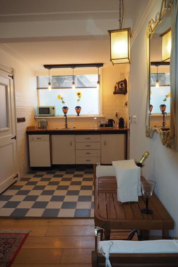 B&B Bureau Warmoesstraat Den Burg Eksteriør bilde